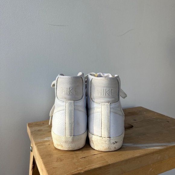 Nike Women's Blazer Mid Sneaker - Picture 4 of 4